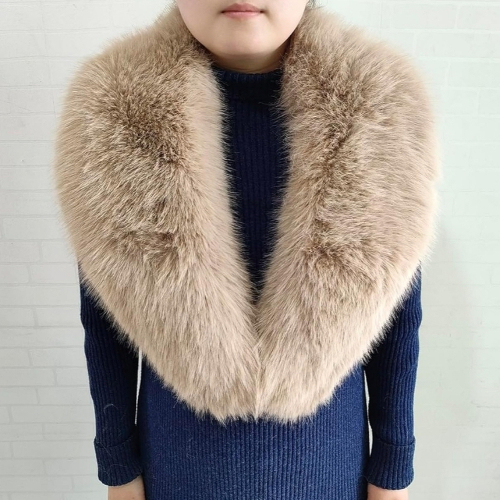 NEW! Elegant Tan Faux Fur Collar And Cuffs Set OS - Picture 3 of 4